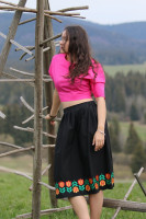 Vyšívaný crop top Pivónia